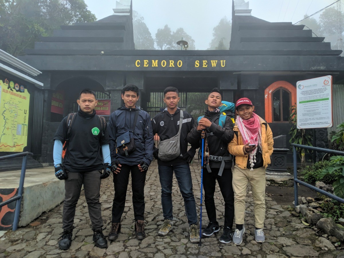 PENDAKIAN GUNUNG LAWU VIA CEMARA SEWU Blog Eventkampus