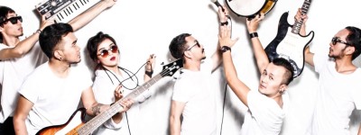 foto Angsa dan Serigala