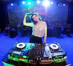 foto DJ Yasmin
