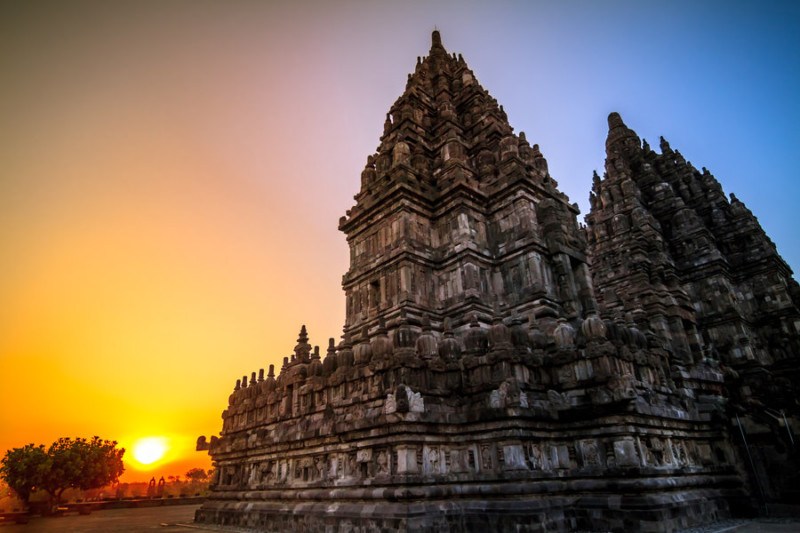 wisata candi prambanan di jogja yang wajib dikunjungi mahasiswa