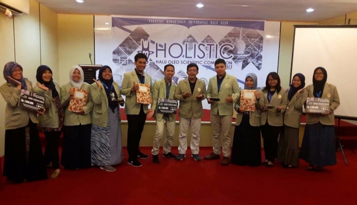 Mahasiswa FK UGM Berjaya di Kompetisi Ilmiah Nasional HOLISTIC 2017