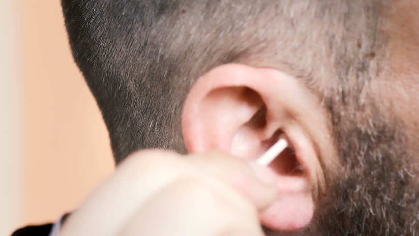 Inilah Bahaya Membersihkan Telinga Menggunakan Cotton Buds