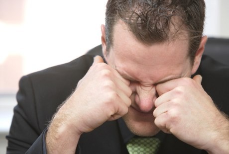 Bahaya Jika Sering Mengucek Mata Dengan Tangan