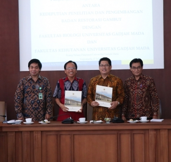 UGM Jalin Kerja Sama dengan Badan Restorasi Gambut