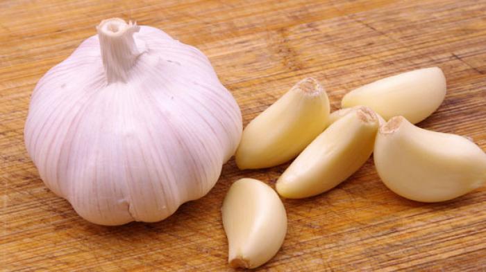 17 Manfaat Bawang Putih Bagi Kesehatan Terlengkap