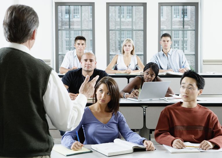 13 Manfaat Kuliah Bagi Masa Depan