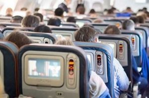 Tips Nyaman Pergi Naik Pesawat