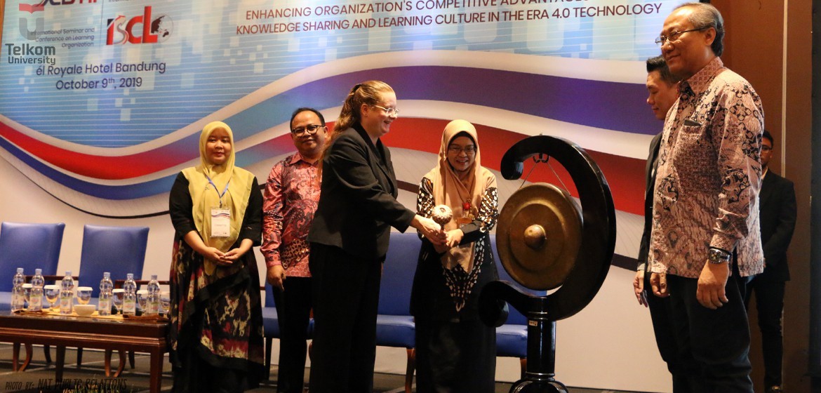 200 Authors Dari 2 Benua Ramaikan ISCLO dan SCBTII