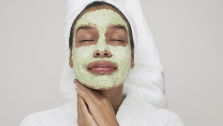 5 Ramuan Masker Muka Berbahan Alami yang Bisa Dibuat Sendiri. Mudah, Murah dan Bebas Kimiawi!