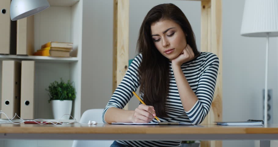 6 Trik Menjaga Kesehatan Mental saat Musim Ujian