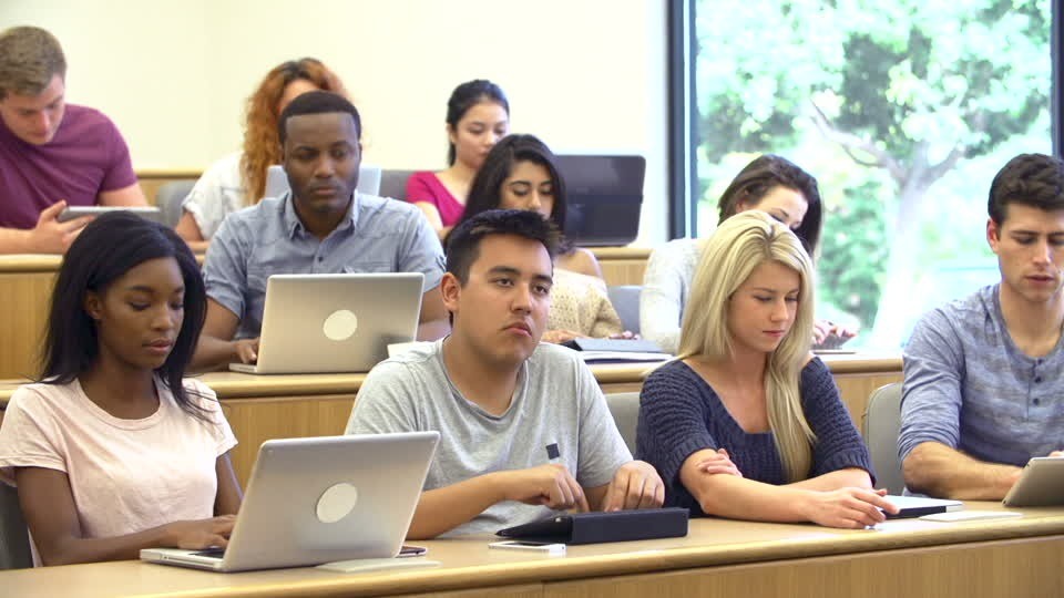 8 Ekspektasi Anak SMA Tentang Kuliah yang Ternyata Salah Besar!