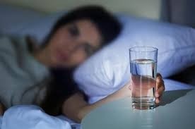 Beberapa Manfaat Minum Air Putih di Pagi Hari