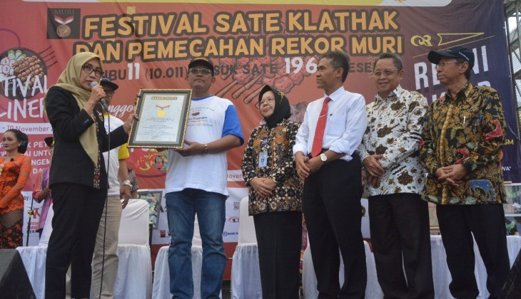 Fapet UGM Pecahkan Rekor MURI Makan Sate Klathak Kategori Tusuk Terbanyak