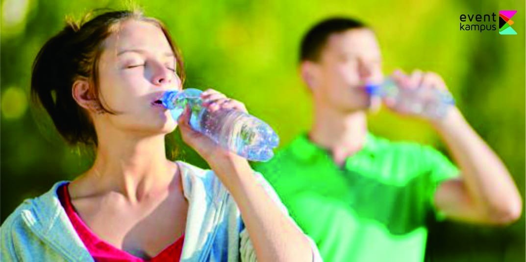 Jangan Minum Air Putih Saat Olahraga dan Mau Tidur