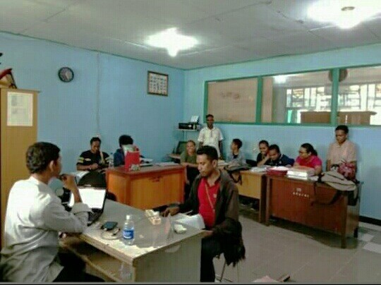 Mahasiswa USTJ Berada Dalam Ruangan Fessospol Untuk  Mengurus KRS Semester Genap Tahun 2020