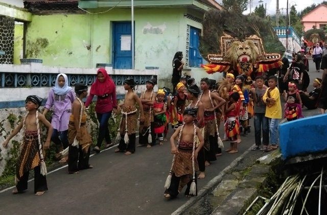 Tradisi Mondosiyo, Tradisi Asli dari Karanganyar.!