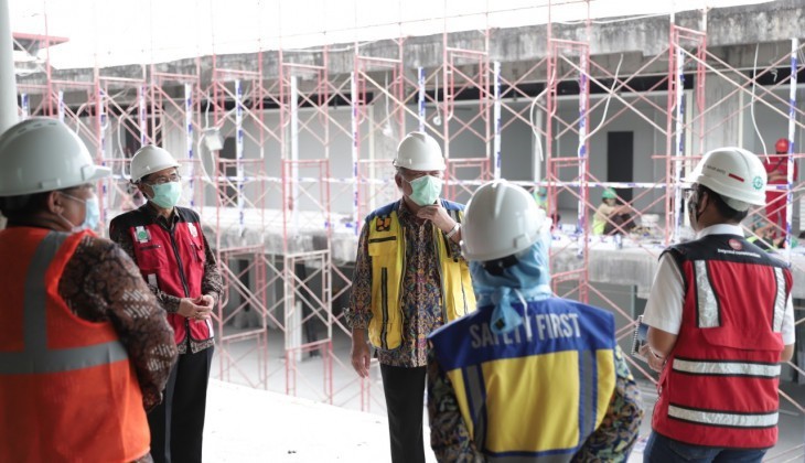 Menteri PUPR Tinjau Pembangunan Gedung Darurat Covid-19 RSA UGM
