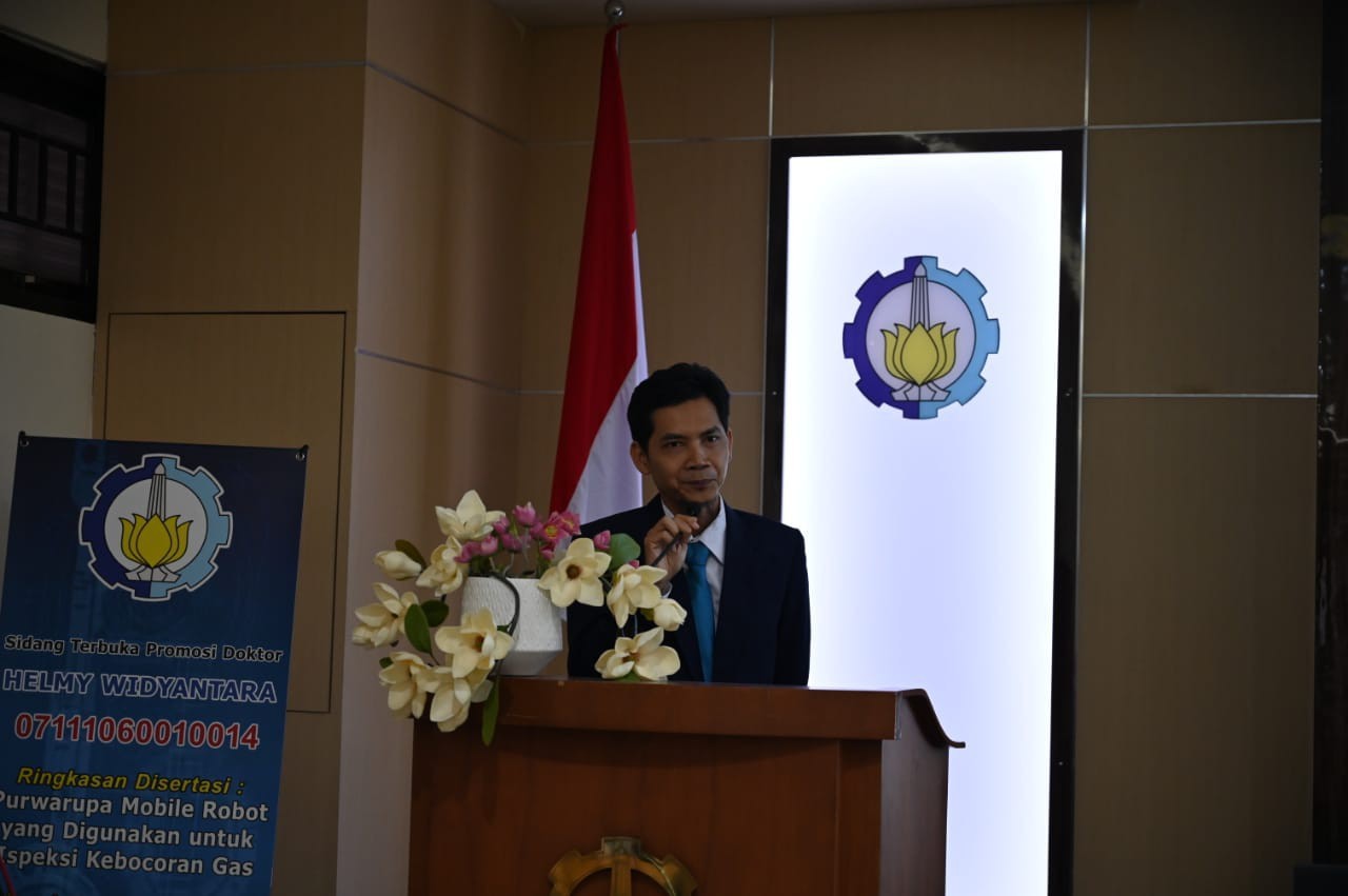 Rancang Mobile Robot untuk Inspeksi Kebocoran Gas, Raih Doktor di ITS