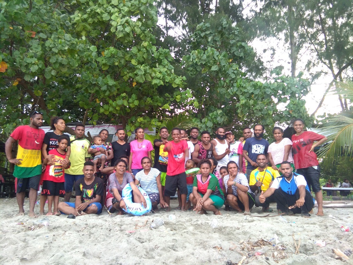 Poster REFRESHING DI PANTAI TENANG COCOK INI DI HAMADI JAYAPURA-PAPUA